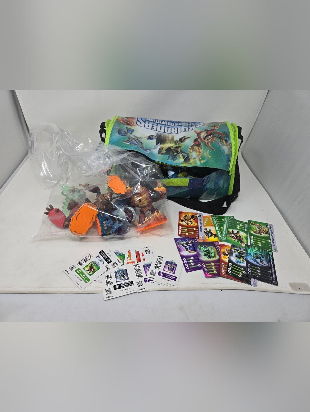 Huge Lot Of Activision Skylanders Figures Swap Force Action Figures Bag Stage
